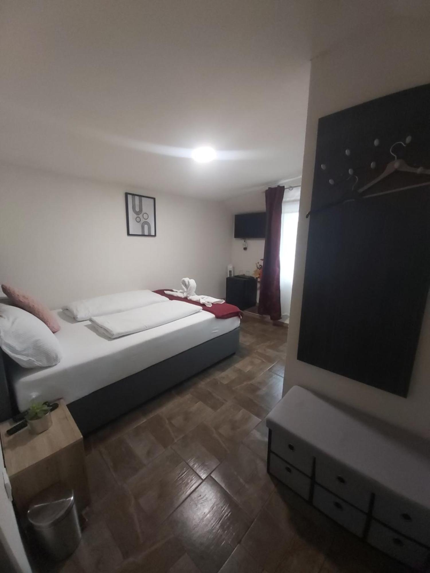 Panda Rooms Maribor Ngoại thất bức ảnh