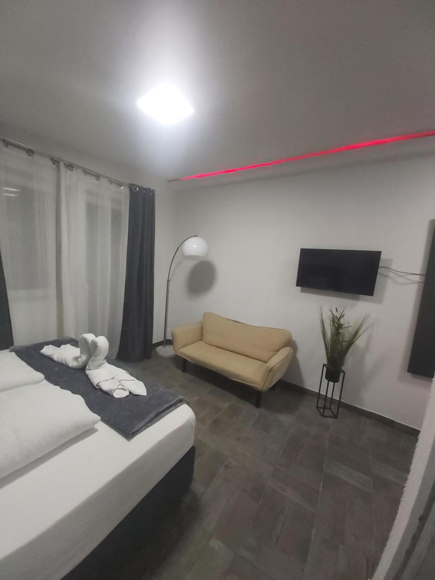 Panda Rooms Maribor Ngoại thất bức ảnh
